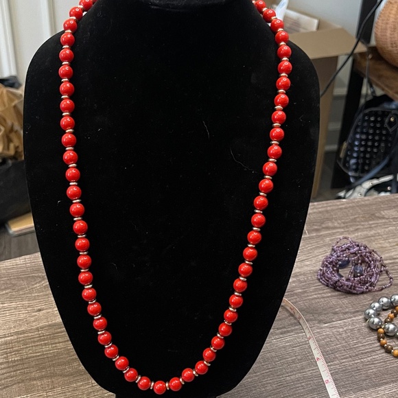 WOMANS NECKLACE RED BEADED WITH SILVER ACCENT - Picture 1 of 2